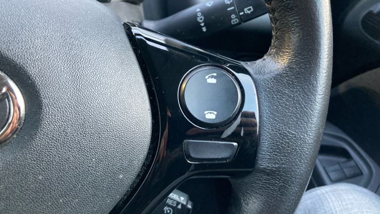 Toyota Aygo 1.0 VVT-i X-Plore 5dr Petrol Hatchback